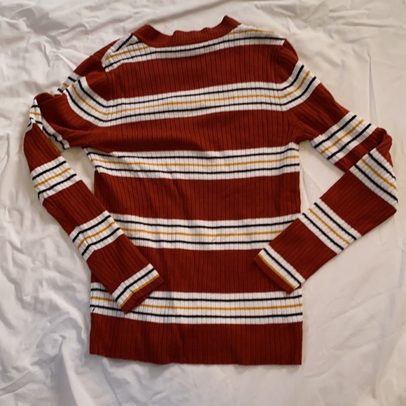 Large Rust Summer Sweater - Picture 4 of 4